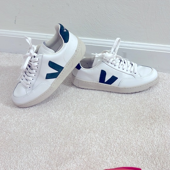 Veja tennis shoes - Picture 5 of 7